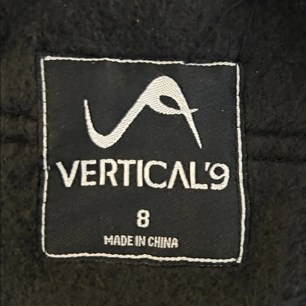 VERTICAL 9 vertical black